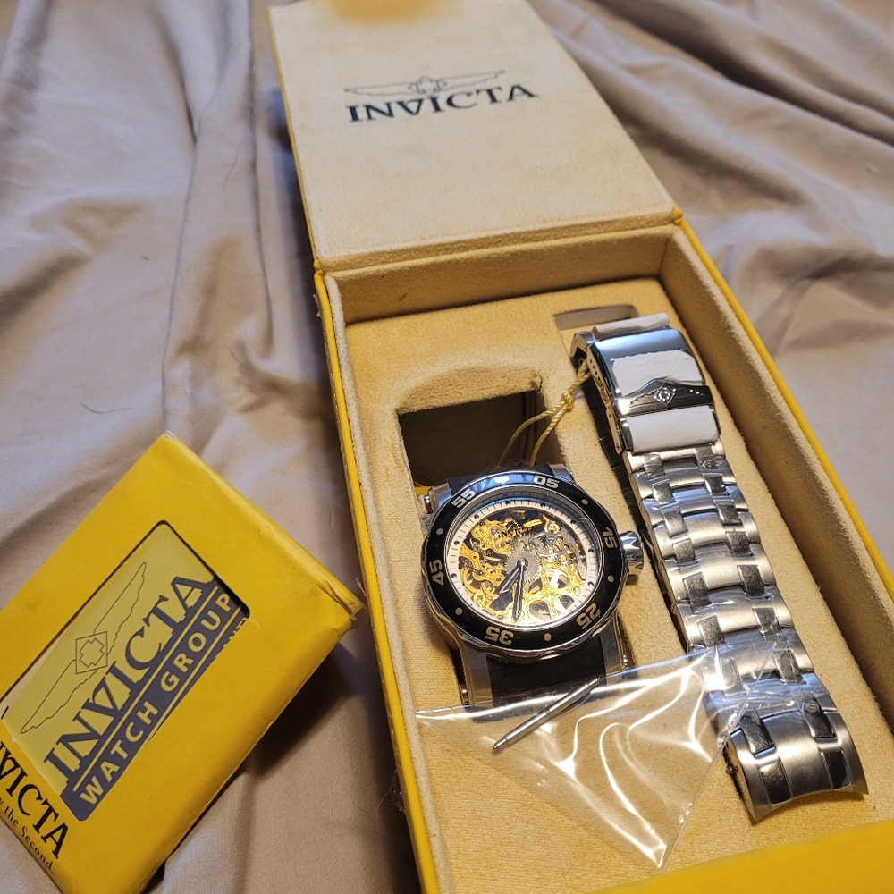 RARE INVICTA Skeleton Mechanical Men's Watch BNWT